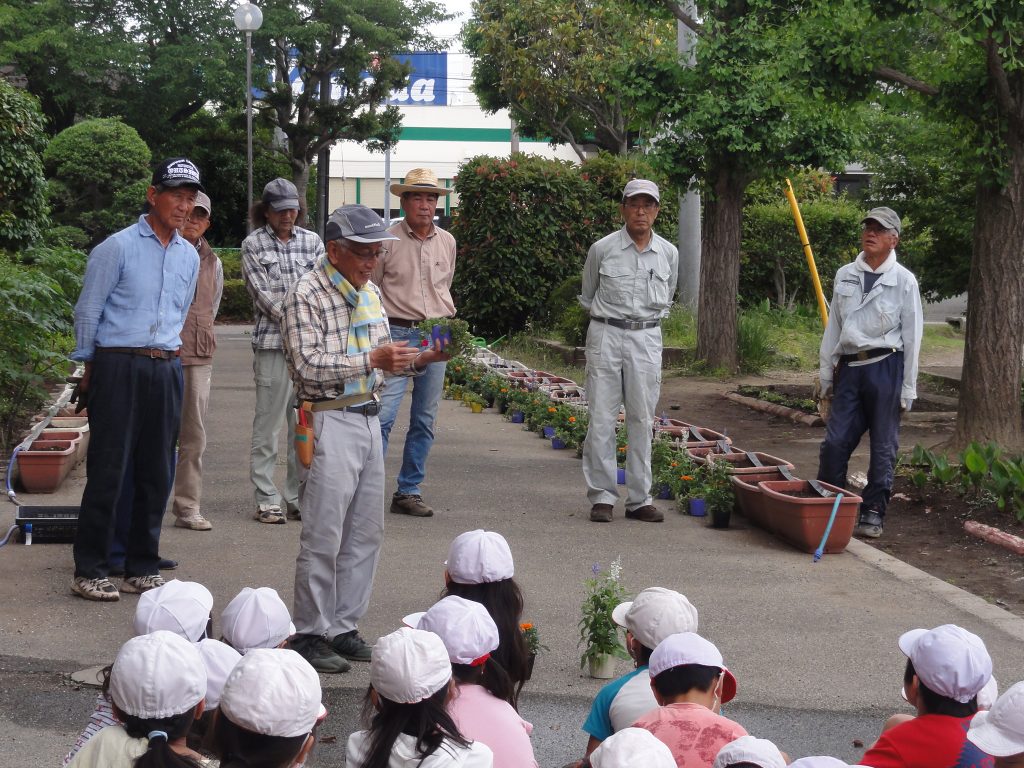 小学校　集合写真 